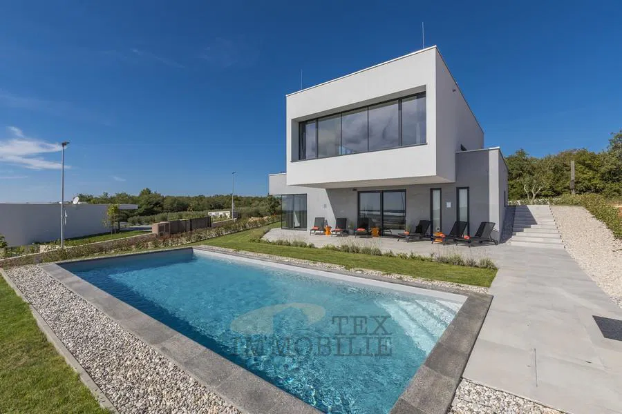 MODERNE LUXUSVILLA MIT ATEMBERAUBENDEM PANORAMA-MEERBLICK!