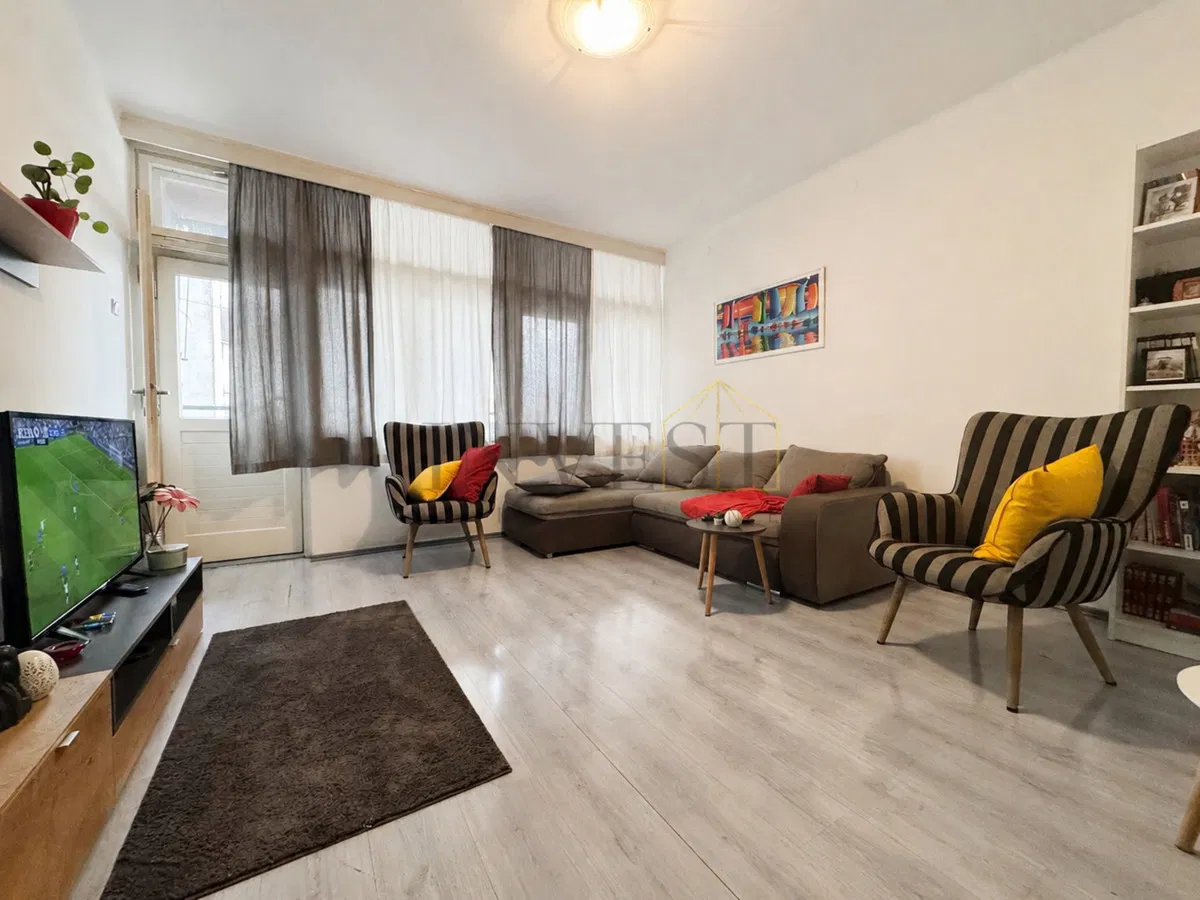 SPLIT, CENTAR-PROSTRAN I SUNČAN STAN U BLIZINI STAROG PLACA (76,30 m2)