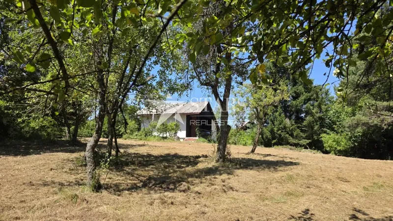 Gorski Kotar, Vrbovsko – 1.496 m² Baugrundstück mit bestehendem Gebäude