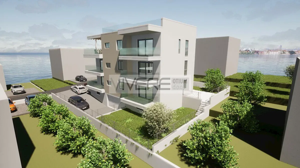Apartman u prizemlju s pogledom na more i privatnim vrtom