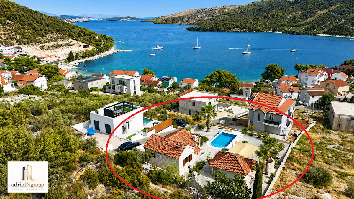 Marina, MEDITERRÁN HÁZ MEDENCÉVEL (kilátás) Videó / Olvassa el a leírást