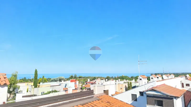 ISTRIA, NOVIGRAD – Apartment with Gallery and Panoramic Sea View, 43 m² – 2