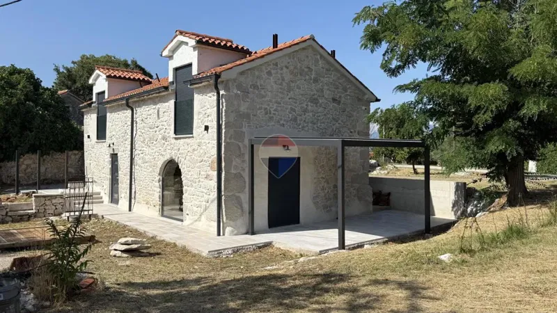 ISTRIA, NEDEŠĆINA - Renovated stone house 125 m2