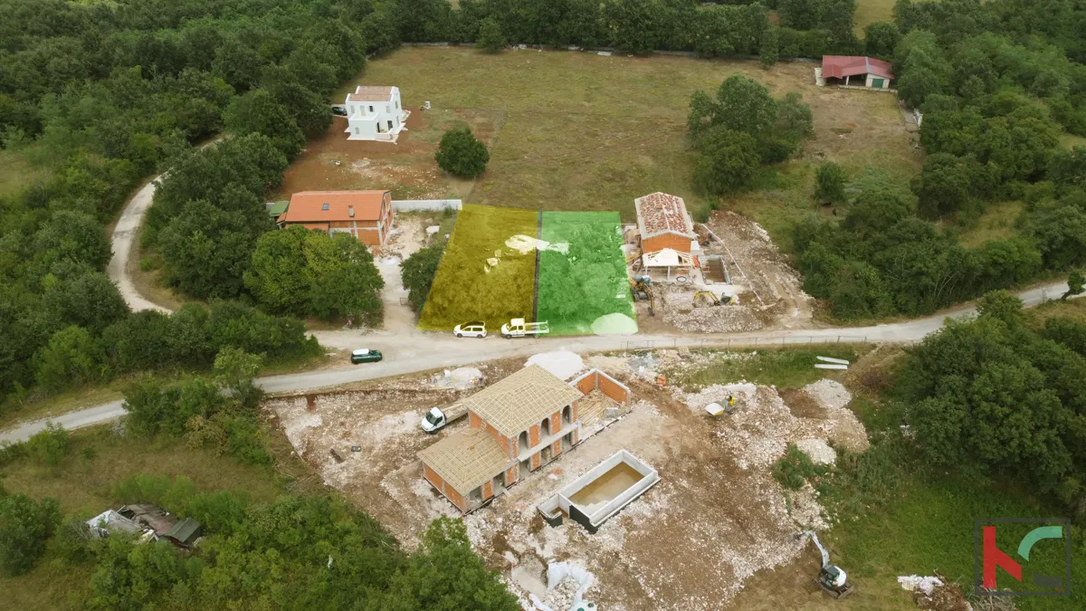 ISTRA-ŽMINJ, GRAĐEVINSKO ZEMLJIŠTE 589 m² – PRAVOMOĆNA GRAĐEVINSKA DOZVOLA, PLAĆENE KOMUNALIJE, ODMAH SPREMNO ZA GRADNJU, #PRODAJA