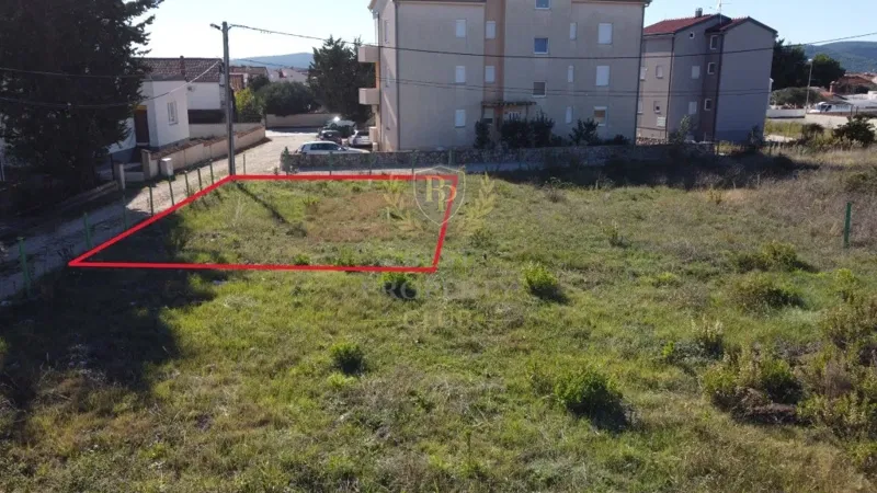 Föld Turanj, Sveti Filip I Jakov, 393m2