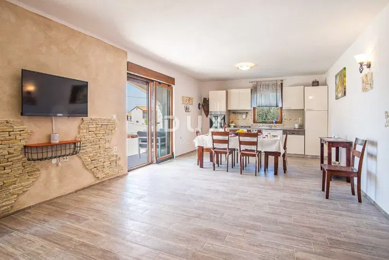 Krk, Linardići, ikerház, 171,55 m2, úszómedence – 2