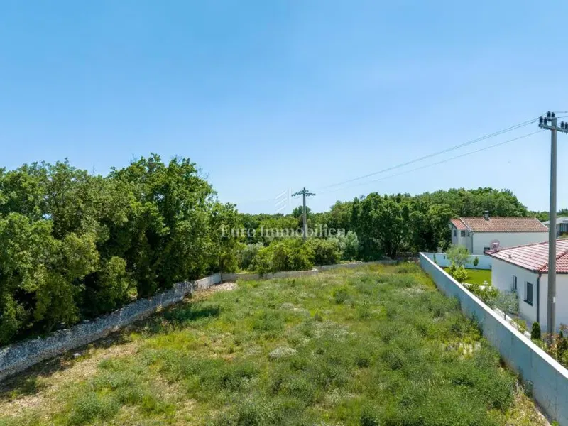 Building land with permit – Marčana – 2