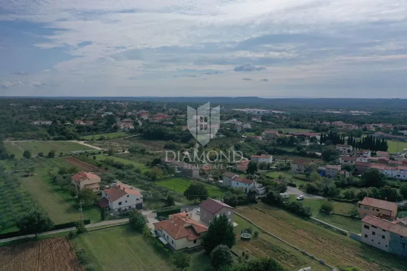 Kanfanar, poslovna zona, lijepo građevinsko zemljište