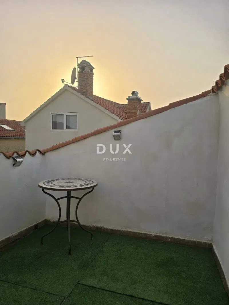 Premantura, dom z kamienia, 38 m², taras na dachu – 2