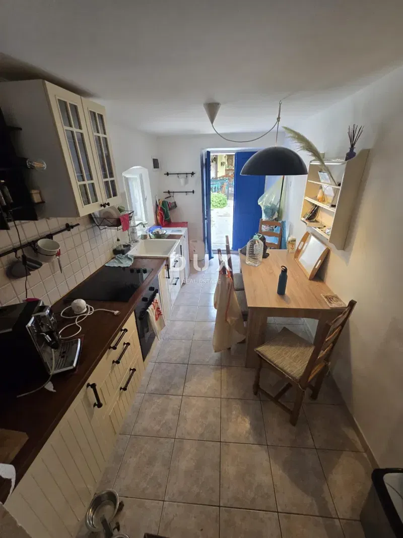 Premantura, dom z kamienia, 38 m², taras na dachu – 3