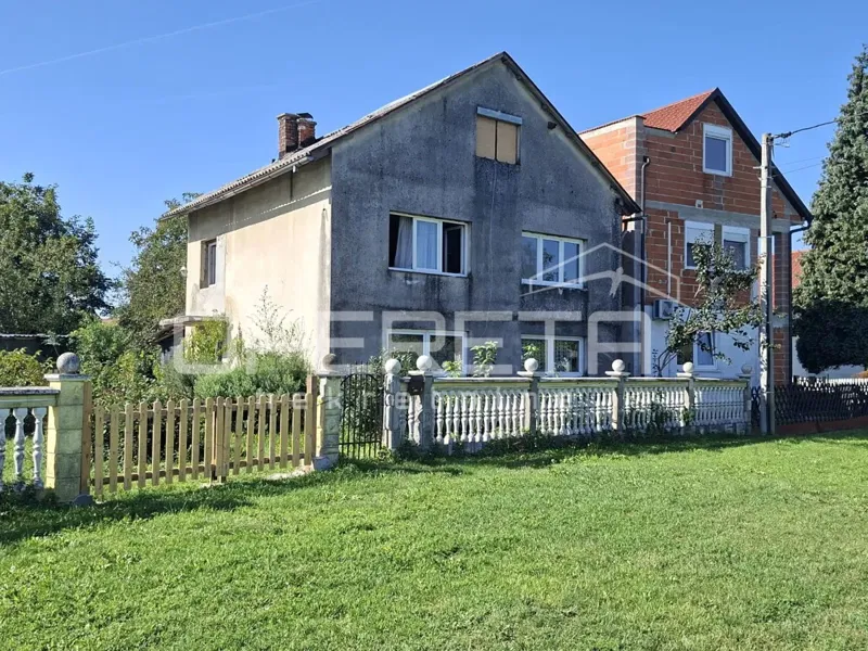 ŠTEFANEC – HIŠA 140 m² + PARCELA 1.073 m², ZA ADAPTACIJO