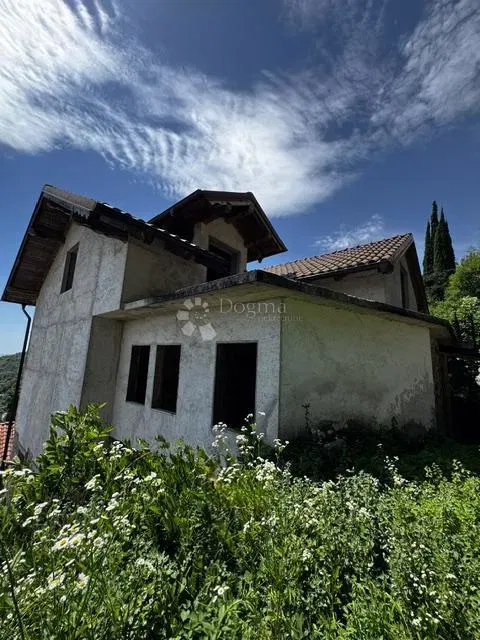 GOSPODSKA STARINA S PANORAMSKIM POGLEDOM – RUKAVAC | 460 m² + 1.400 m² OKUĆNICE