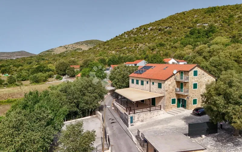 STONE PROPERTY NEAR TROGIR – 2