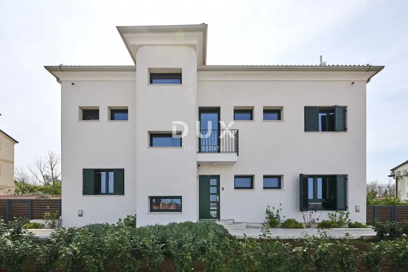Istria, Umag, villa mediterranea, 373 m2, piscina – 2