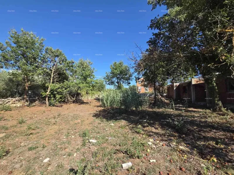 GRAĐEVINSKO ZEMLJIŠTE 2.348 m² U MEDULINU – PROJEKT ZA 6 STANOVA