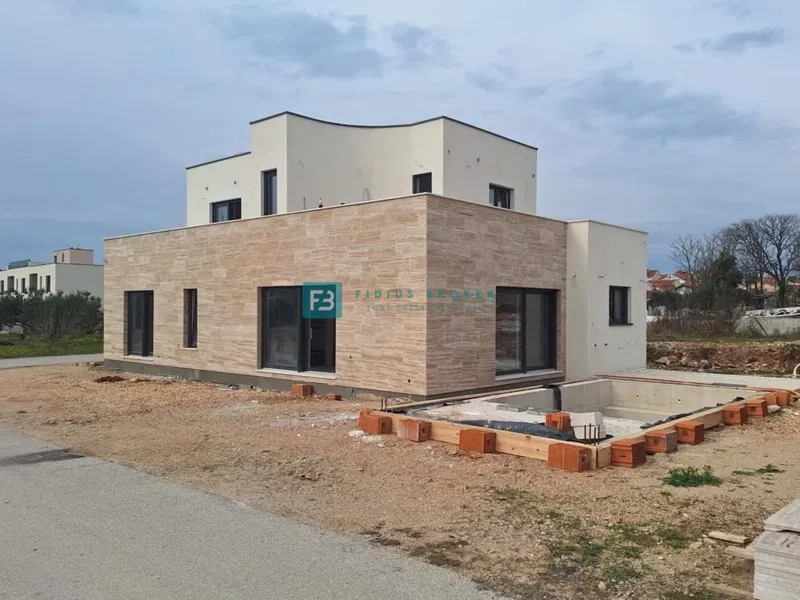 VODICE, nova, moderna samostojna hiša, bazen, garaža – 2