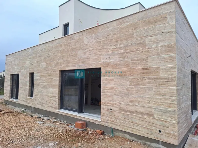 VODICE, nova, moderna samostojna hiša, bazen, garaža – 3