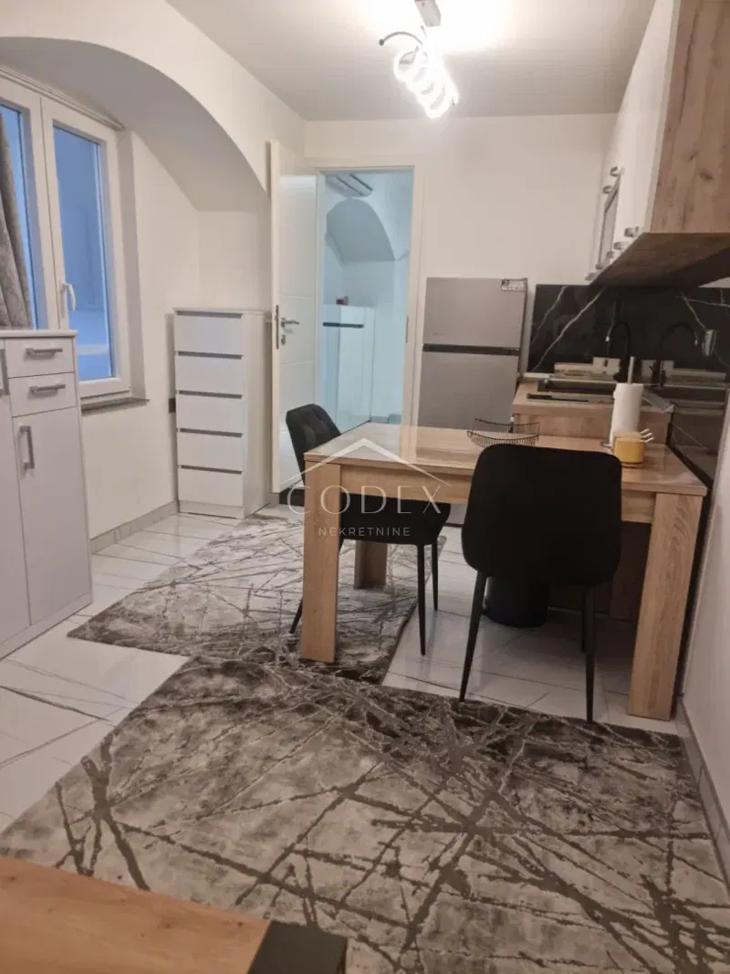 Rijeka, centar - prodaja modernog dvoetažnog stana za investiciju