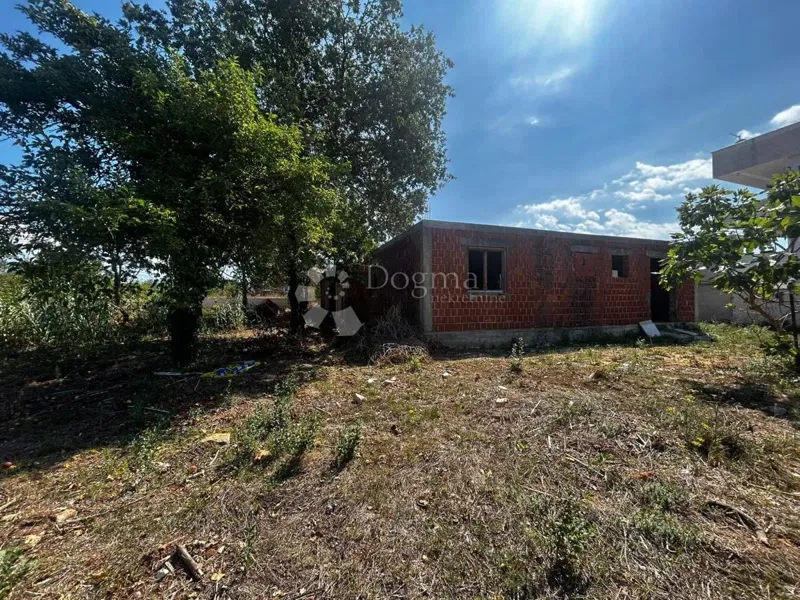 Medulin – građevinsko zemljište 2.350 m², 850 m od mora