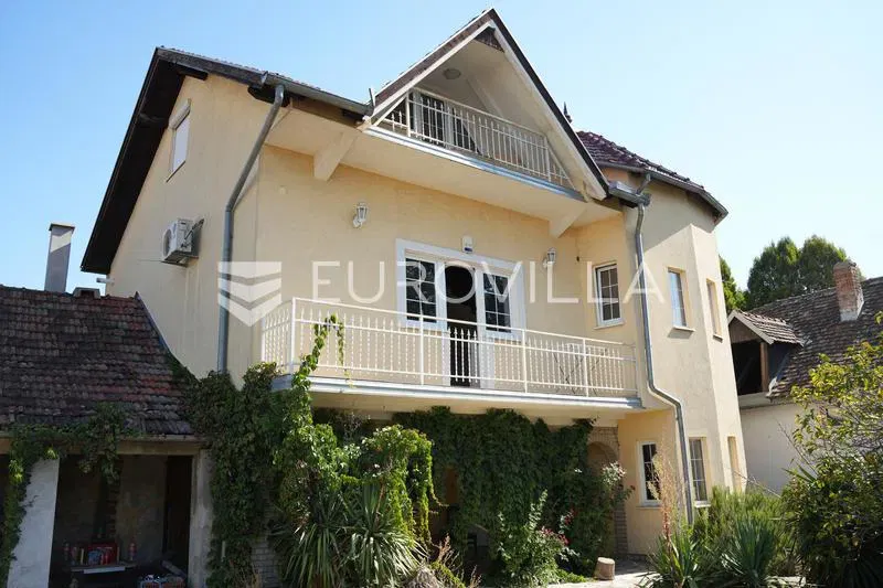 Vinkovci, CENTAR, kuća sa dvorištem 655 m²