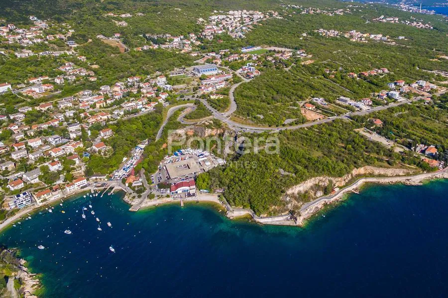 KOSTRENA, zemljište s ishodovanom građevinskom dozvolom