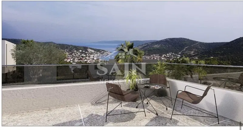 Vinišće/Građevinsko zemljište s građevinskom dozvolom