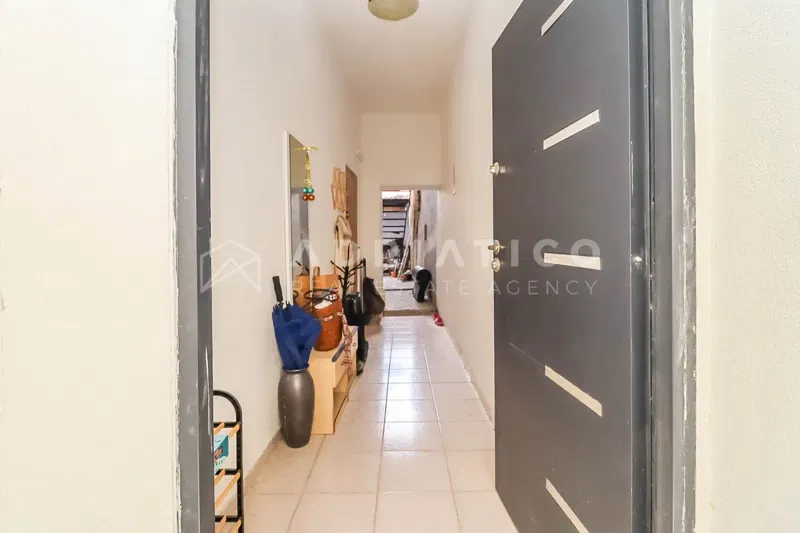 Vodnjan Center, Istria – House with Commercial Space, 243 sqm – 2