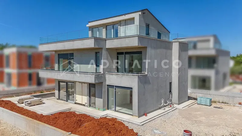 Poreč, Istria – Luxury Villa with Pool and Panoramic Views – 2