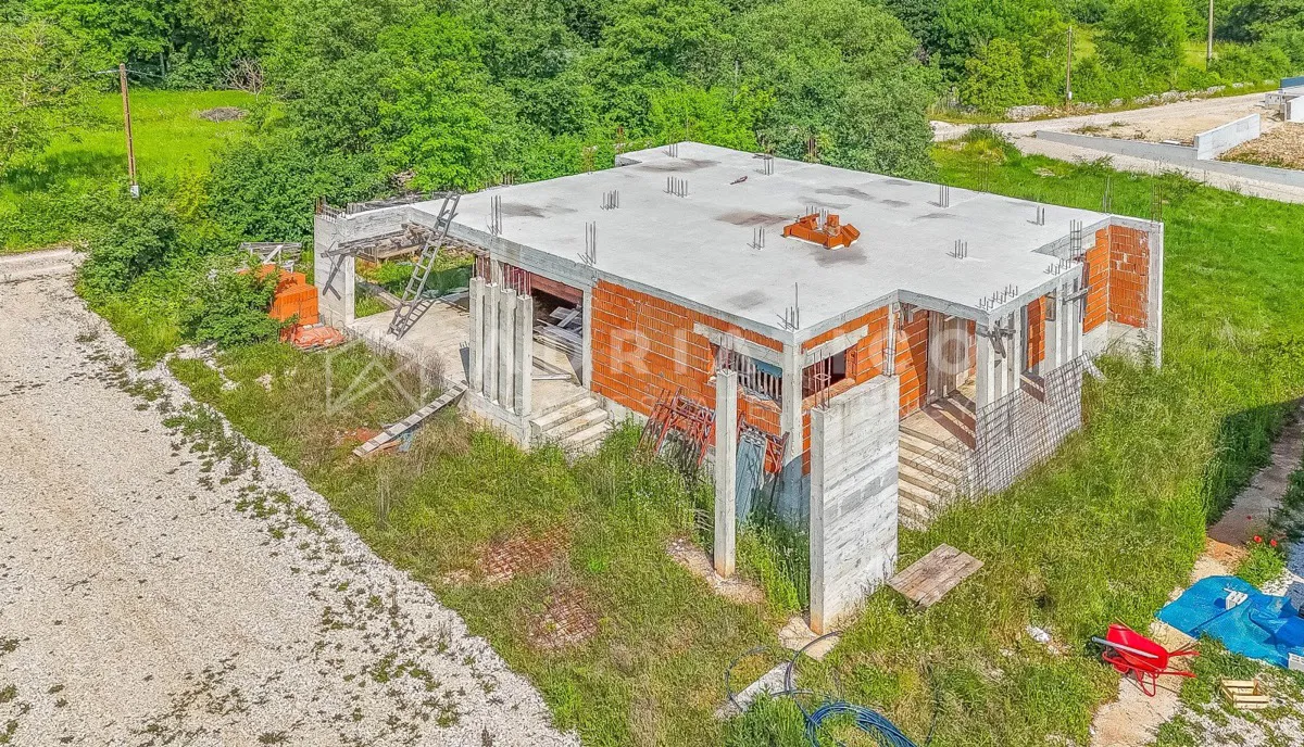 Rovinj, okolica - samostojeća prizemnica u izgradnji