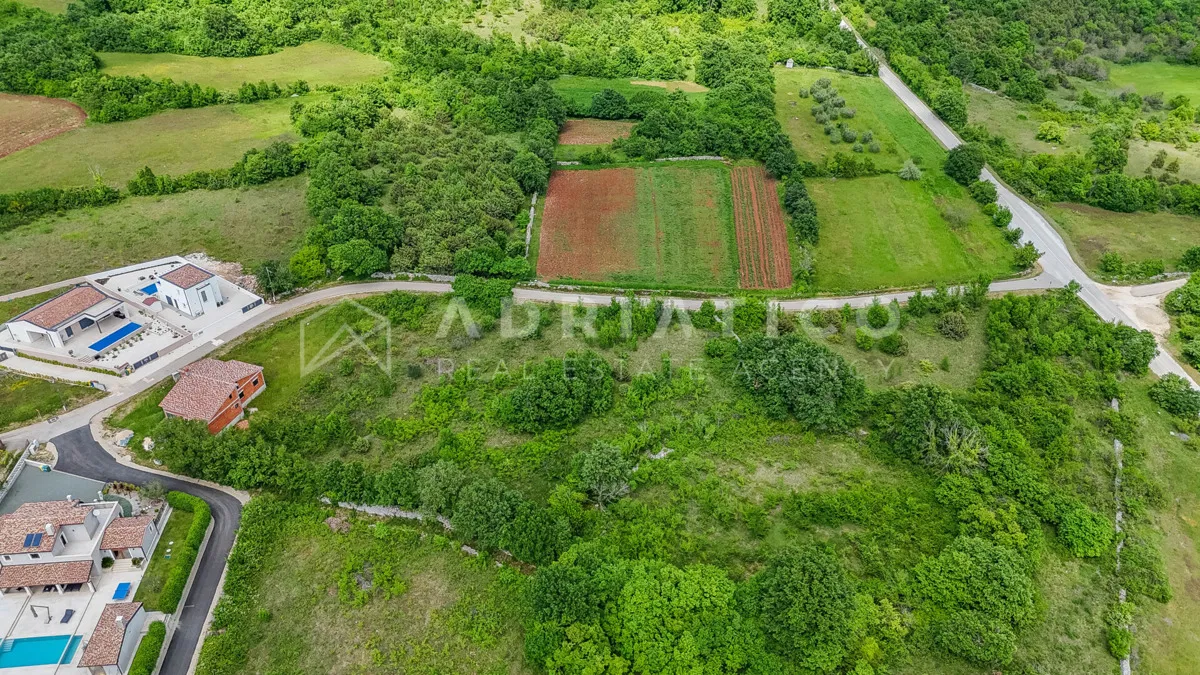 Vodnjan okolica, Istra - građevinsko zemljište u manjem selu
