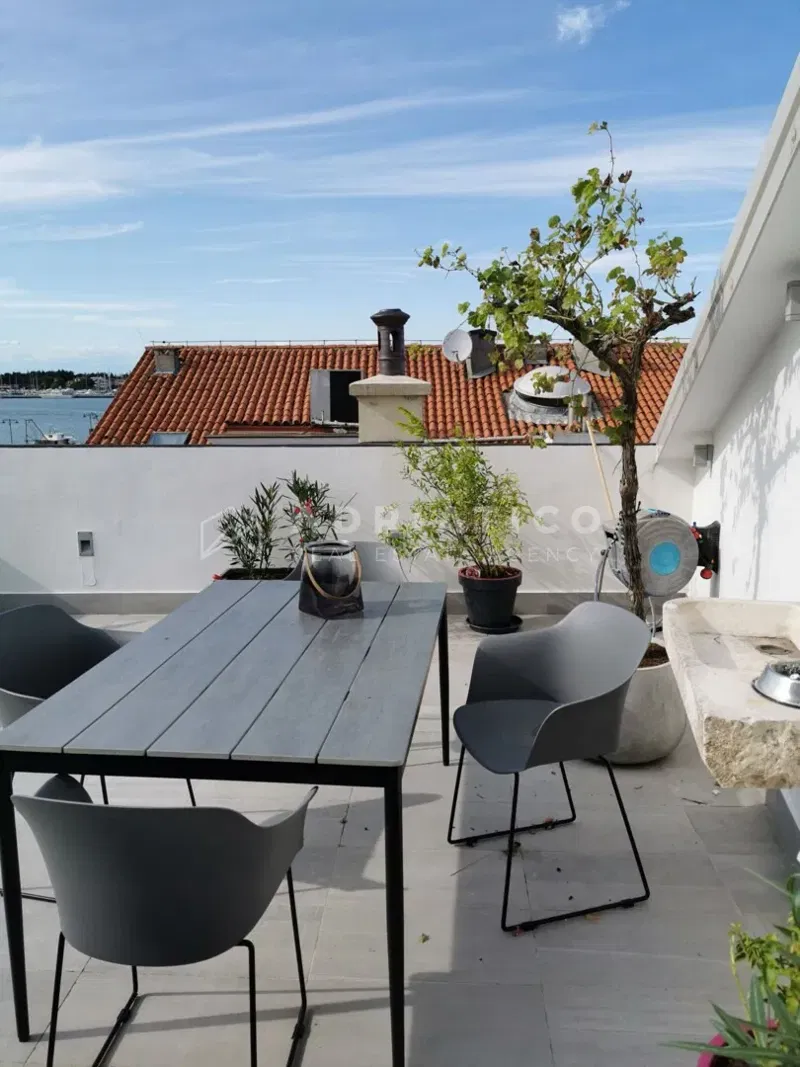 Umag, Istria – appartamento nel centro città con vista mare – 3