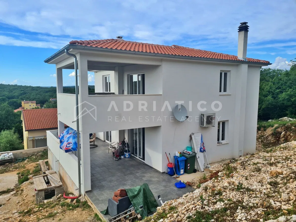 Rovinj, okolica, samostojeća kuća s pogledom na more