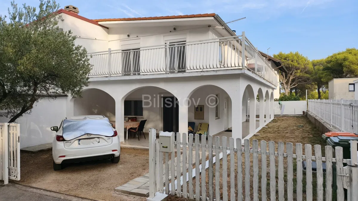 Prodaja, Pirovac, dvojna peterosobna kuća 171 m2, na parceli 215 m2
