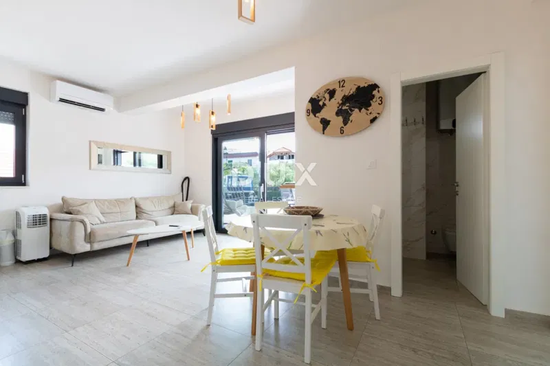 Murter, furnished two-bedroom apartment, 50 m² – 2