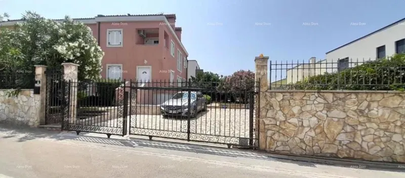 Excellent opportunity! PROPERTY WITH USAGE PERMIT. Exclusive sale of an apartment in a prime location with a garden and parking space. Sea view! Pošesi, Medulin!! – 2