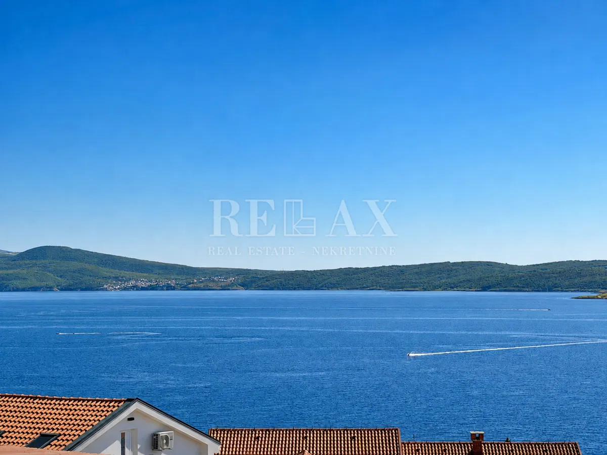 Crikvenica - stan s loggiom, parkingom i panoramskim pogledom