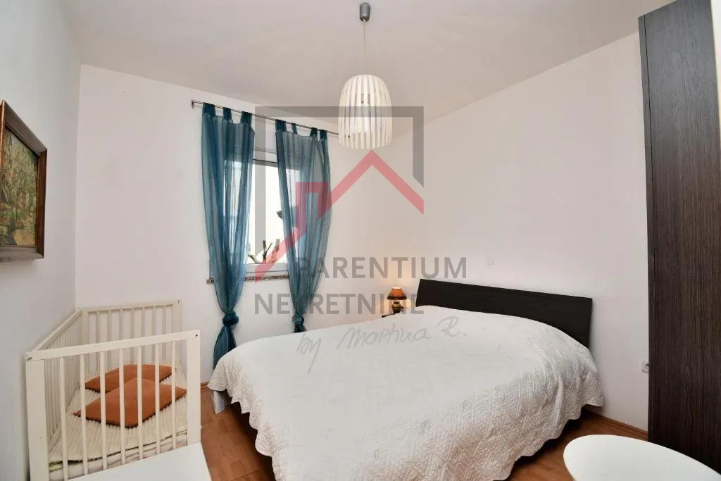 Apartament z dwiema sypialniami i ogrodem 190m2, 1200m od morza