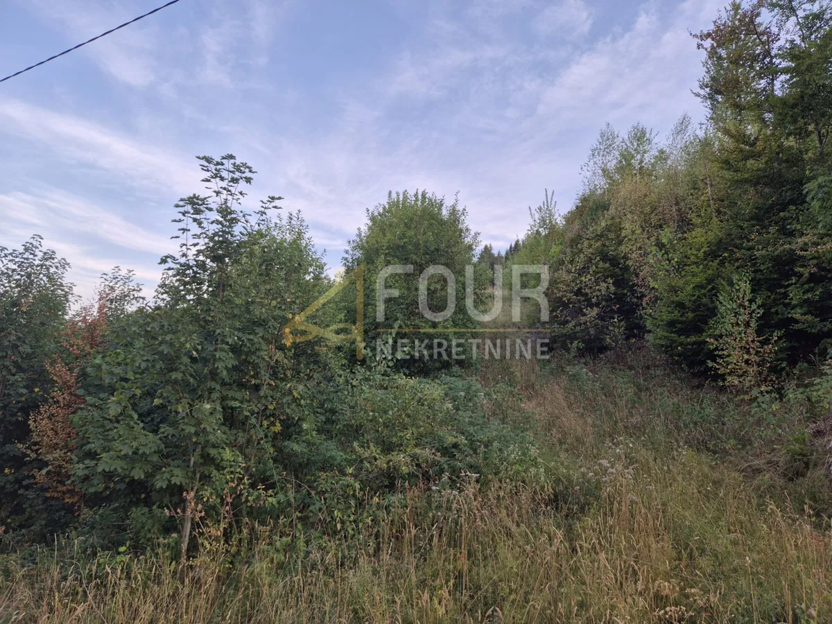 Gorski kotar, Mrkopalj, terreno edificabile 690m2