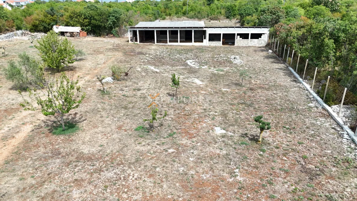 Paljuv – terreno edificabile 909 m²