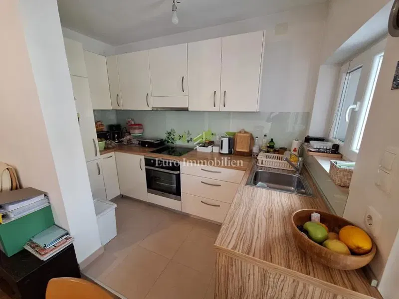 Two-bedroom apartment with parking near the sea, Baška – 2