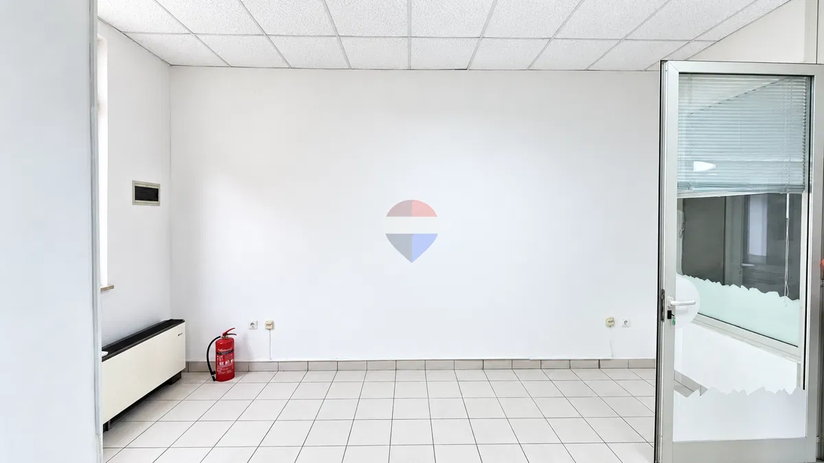 GRAD KRK, CENTAR – POSLOVNI PROSTOR 24 m² ZA NAJAM