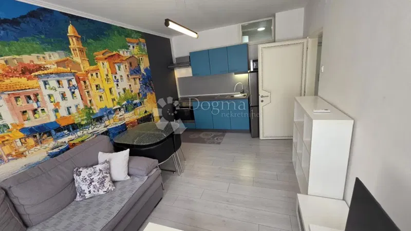 Renoviran i namješten stan u centru Donje Stubice – 31,68m²