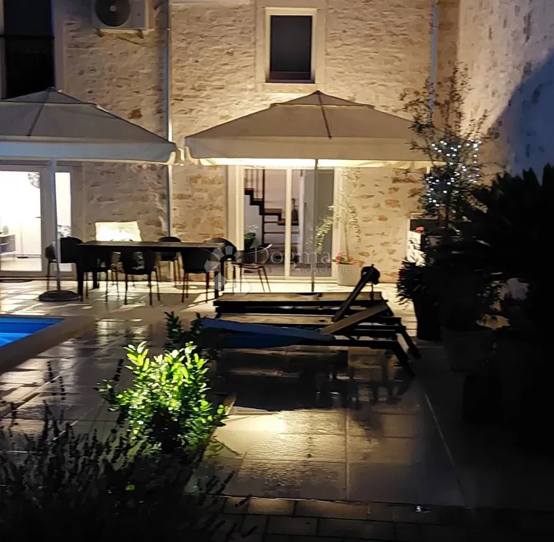 Istra, okolica Žminja, autohtona kamena kuća