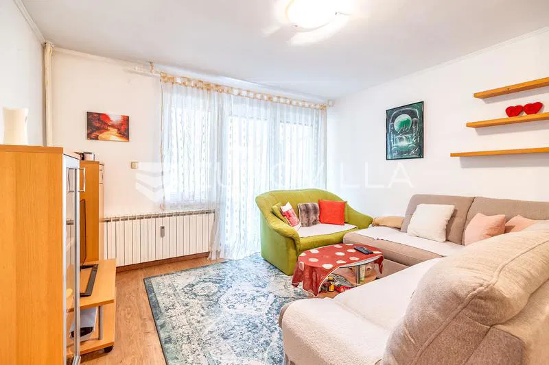 Velika Gorica, funkcionalan trosoban stan 62 m² 20 m² zatvorene terase