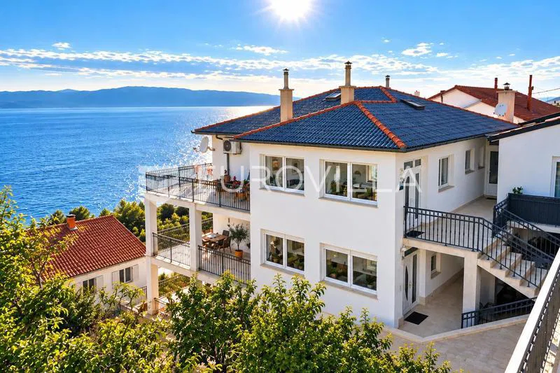 Senj, zimski najam stana u kući, dvije spavaće sobe, terasa, blizina mora