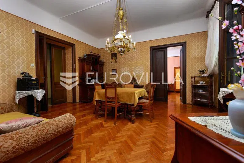 Rijeka, Bulevard, four-bedroom period apartment, 180 m², sea view – 3