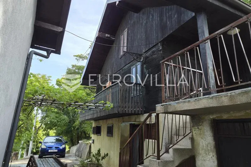 Zagreb, Čučerje, 46 m² holiday house on a 2,139 m² plot. – 2