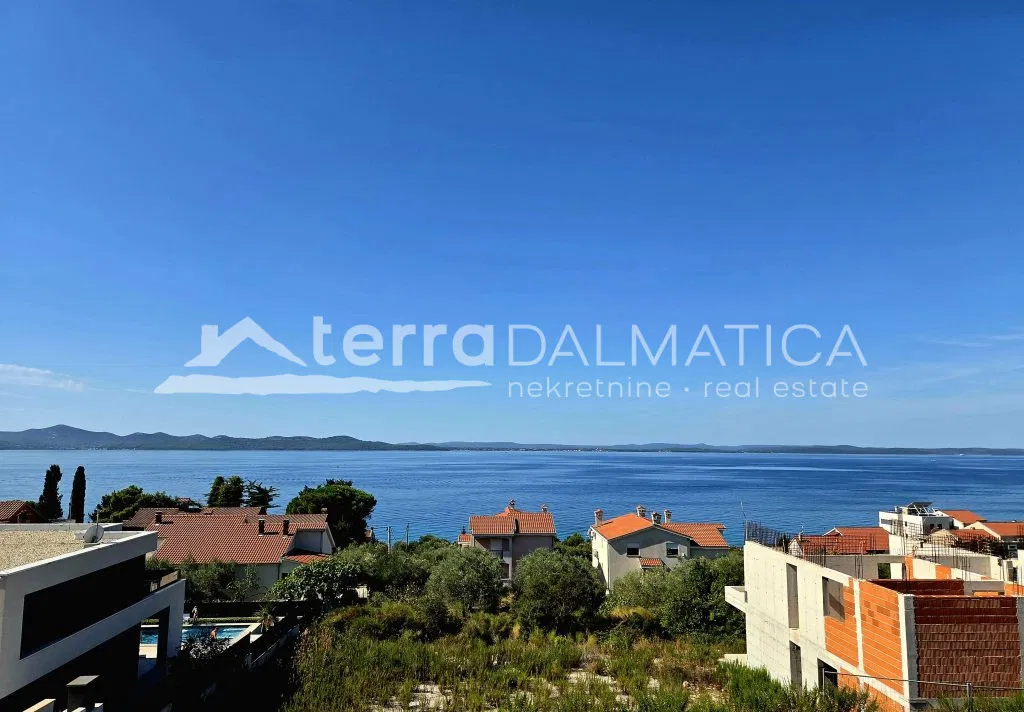 Novogradnja u okolici Zadra s panoramskim pogledom na more i 2 parkirna mjesta