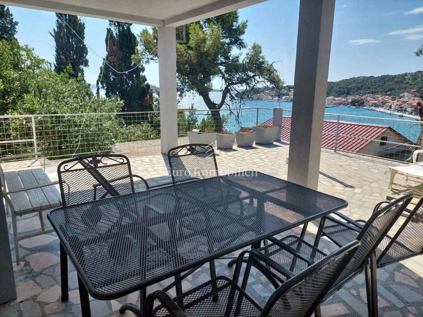 Kuća s prekrasnim pogledom na more u blizini centra