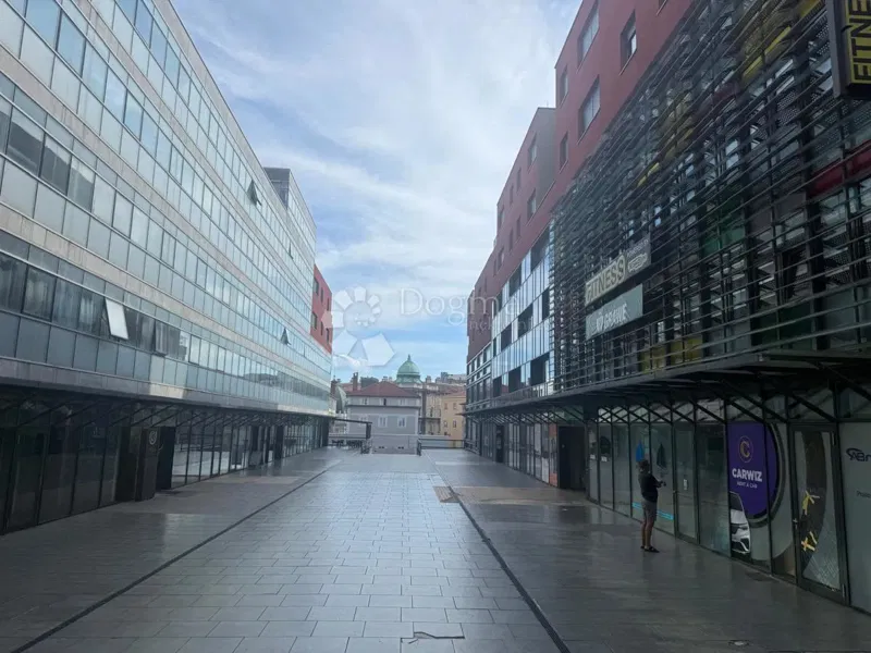 ZAGRAD – POSLOVNI PROSTOR 80 m² – PRIZEMLJE